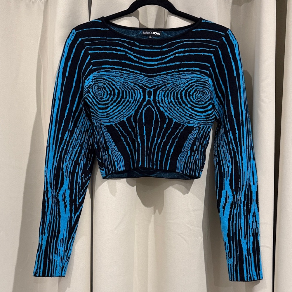 Fashion Nova Blue and Black Patterned Women's crop sweater Top Size M